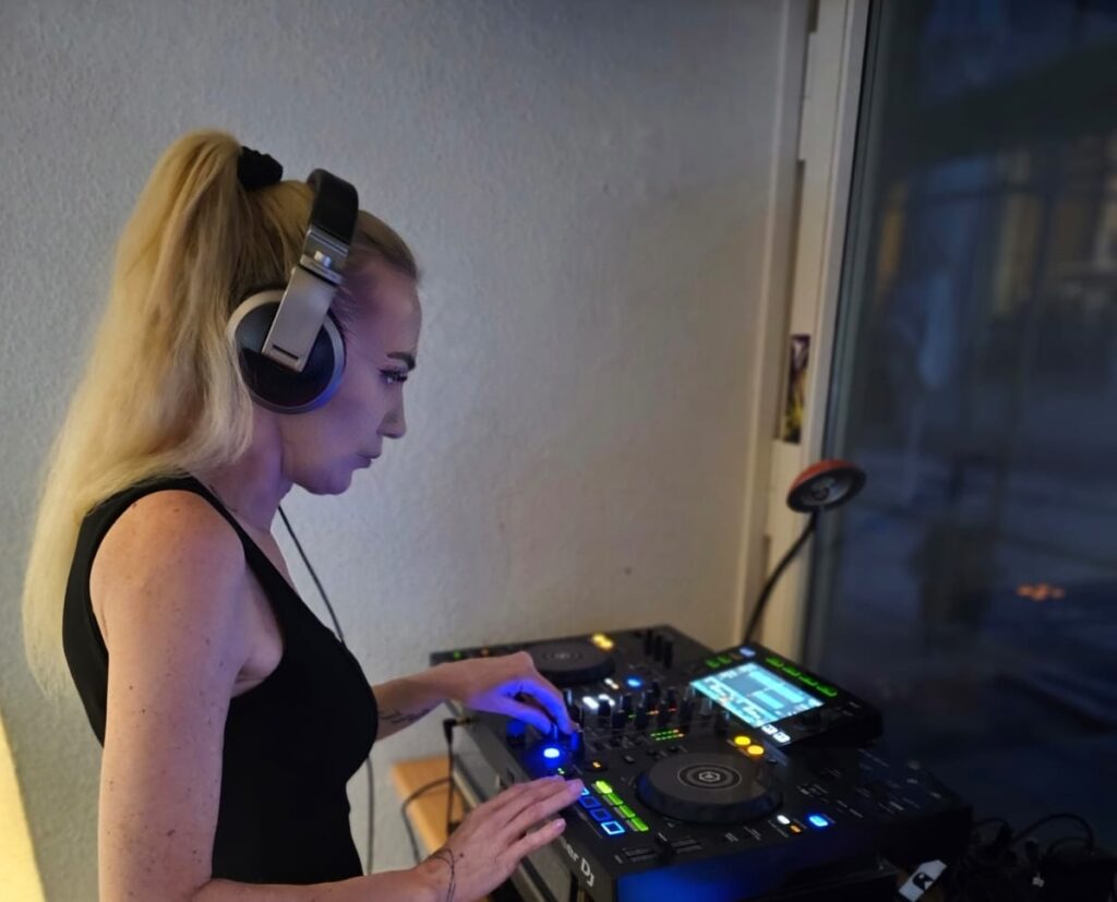 DJ DJane